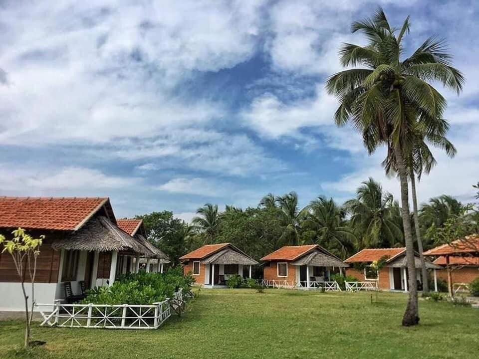 Windy Beach Cabanas Kalpitiya Exterior photo